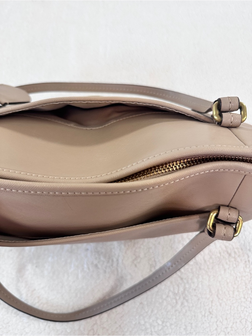 Like new Coach Tan Leather 15” x 10” Tote with Gold Hardware and shoulder strap - Picture 7 of 11